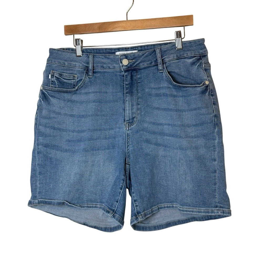 Judy Blue High Rise Shorts Plus Size 2X Light Wash 6.5" Inseam Stretch